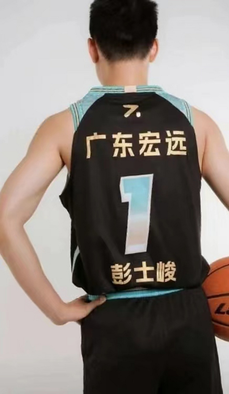 广东足球队在全国女子联赛上领先一步