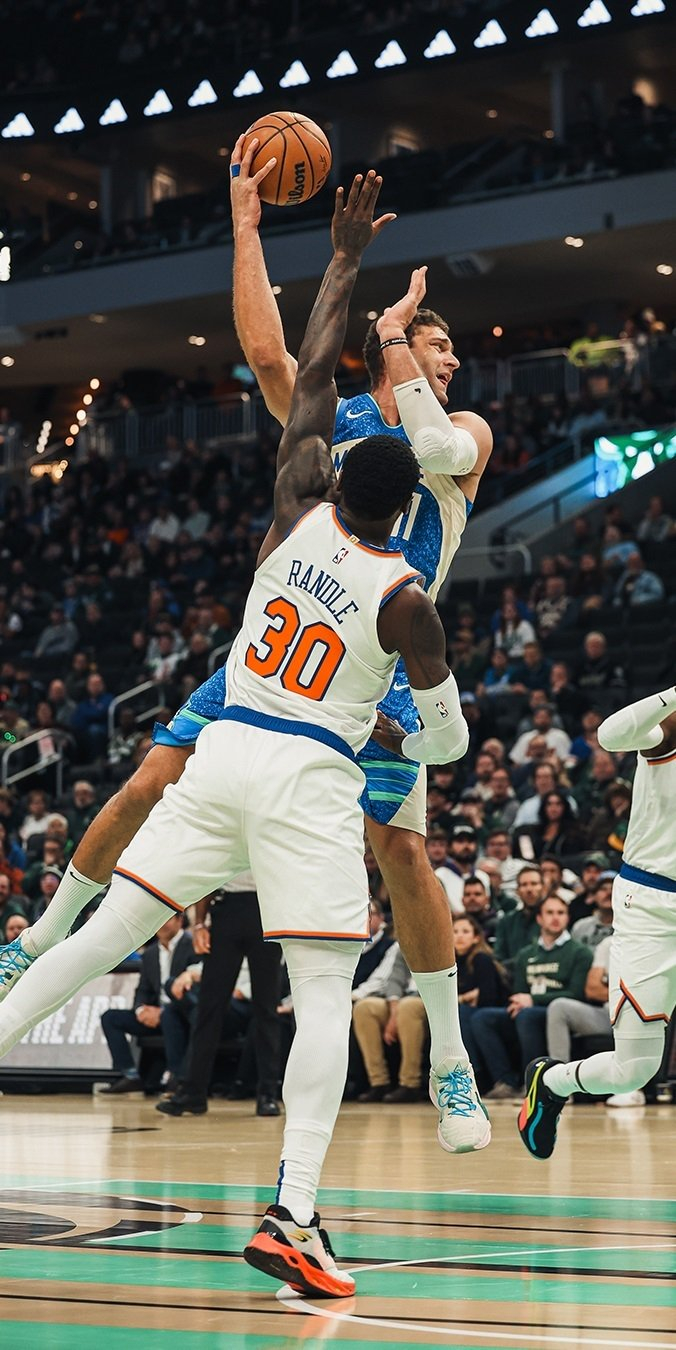 雄鹿大胜尼克斯，保持强势