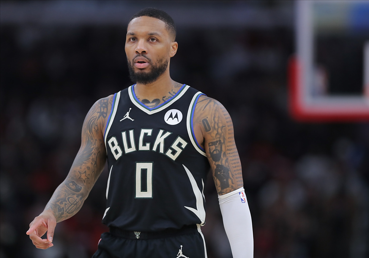 开拓者惜败魔术，利拉德空砍35分的简单介绍