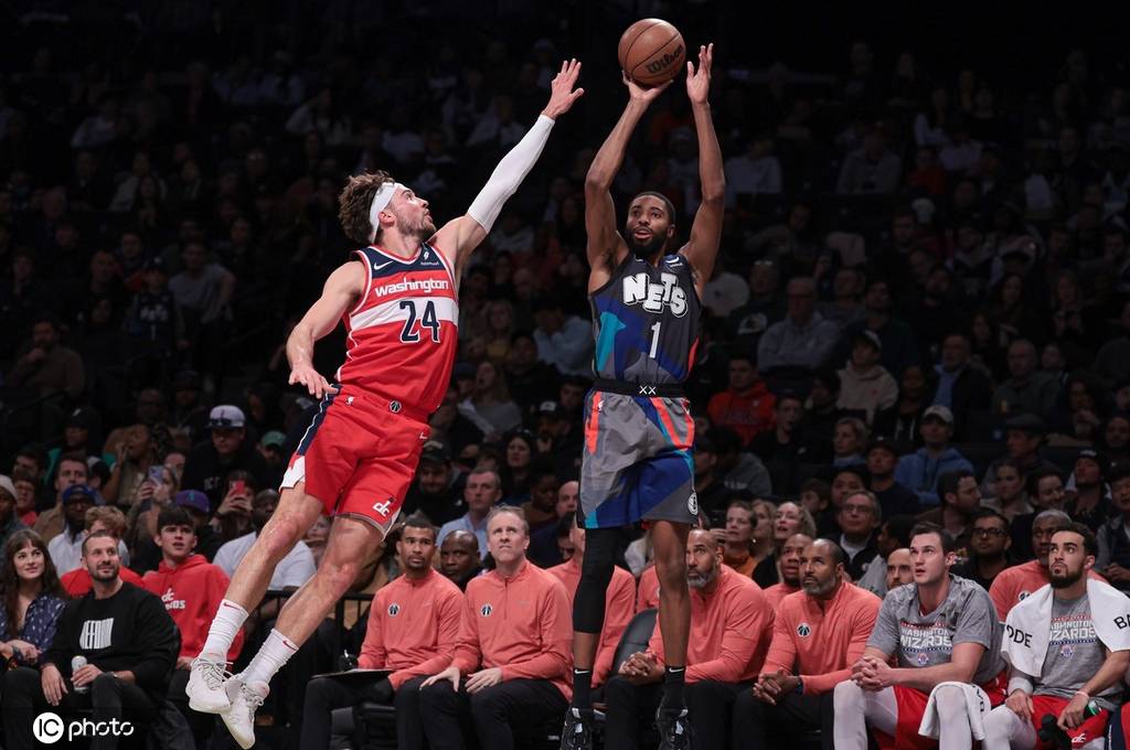 包含篮网客场击败奇才，实现三连胜的词条