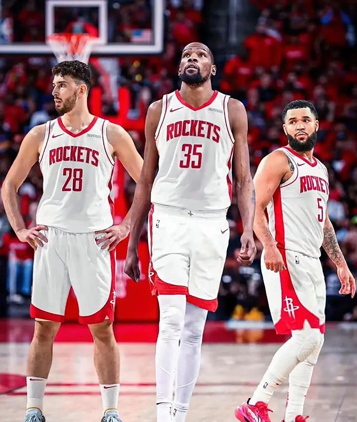 猛龙在客场失利，火箭连胜晋级