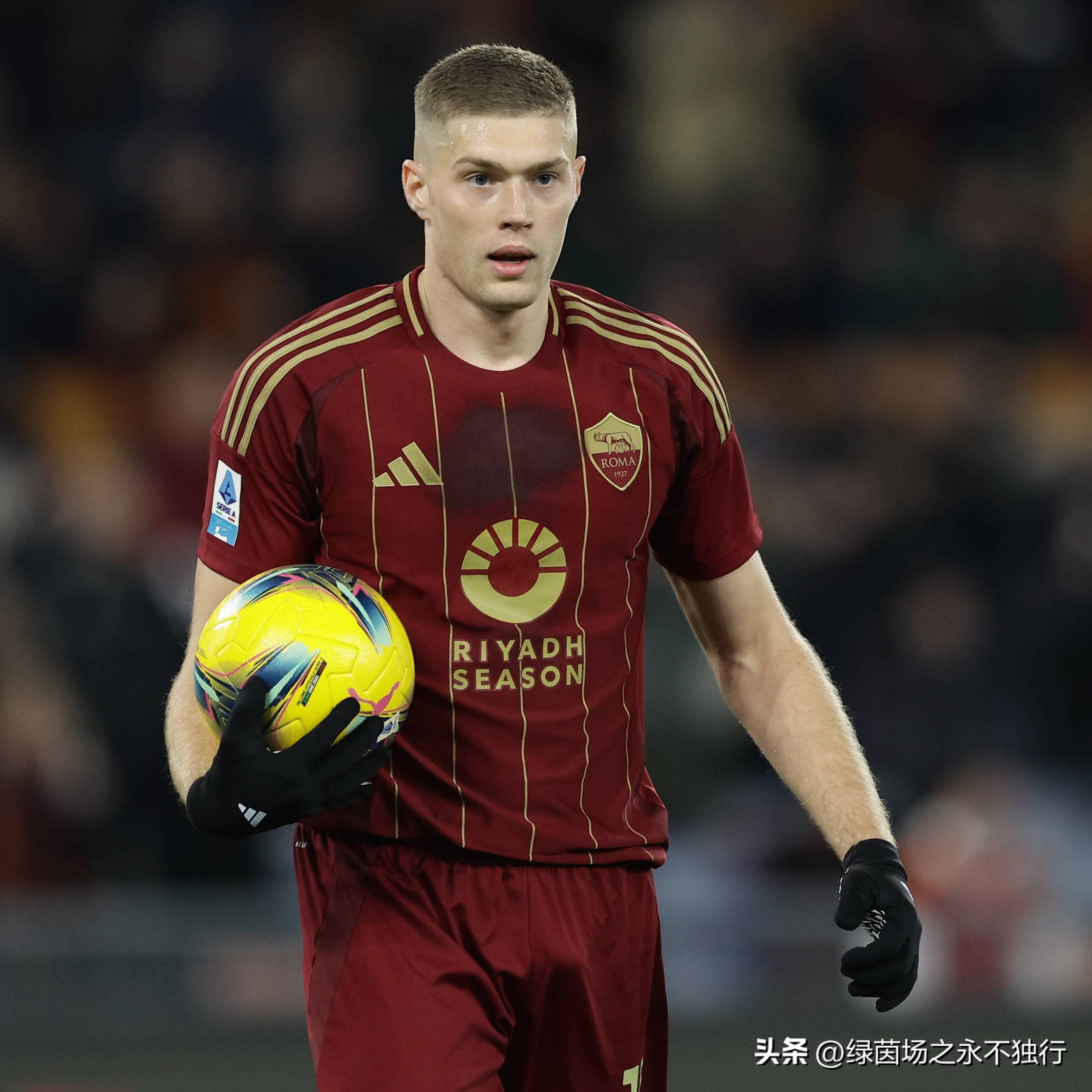 包含AC米兰引入5名新门将备战新赛季的词条