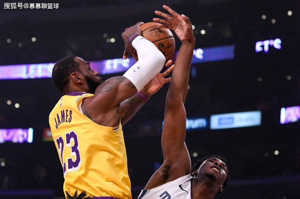 米兰体育官网入口-雷加利斯主场战胜对手,取得三分