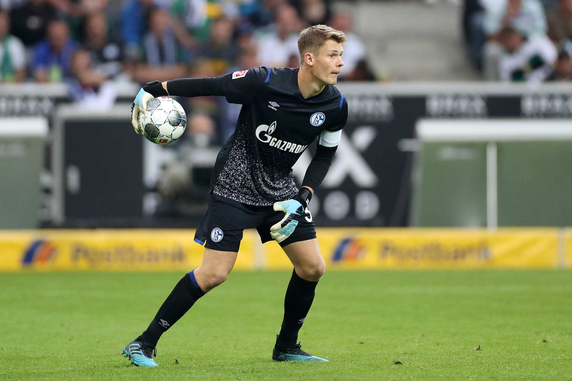 米兰体育网页版入口-关于沙尔克球员轮换阵容，试图找出最佳出击方案的信息